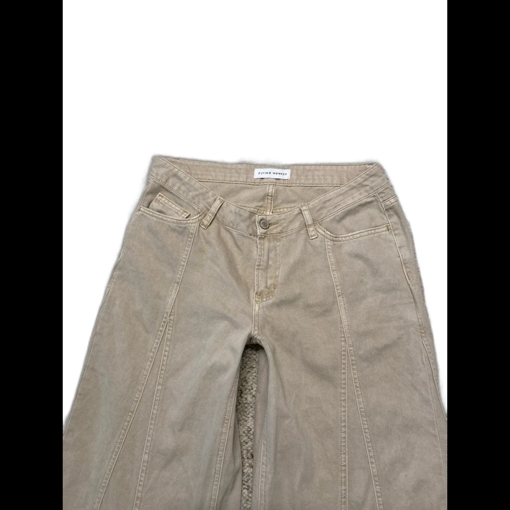 Flying Monkey Low Rise Wide Leg Flare Jeans Beige Tan Raw Hem Front Seam Size 29 - Picture 2 of 8